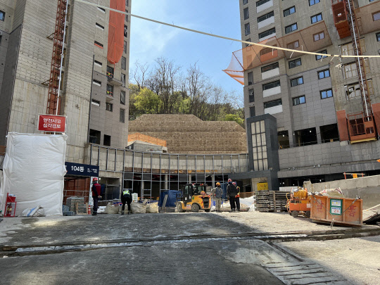 서울의 한 아파트 건설현장 모습 <DB>